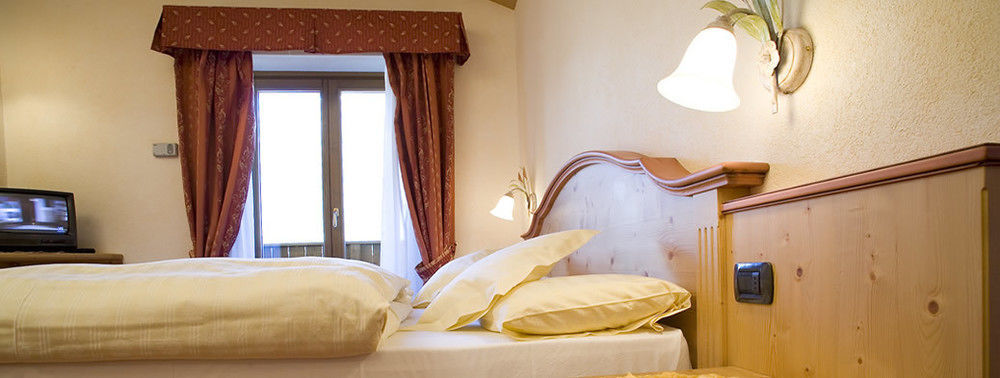Hotel Ristorante Cassana Livigno Exterior photo