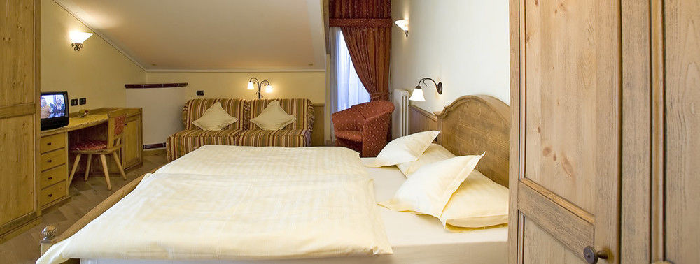 Hotel Ristorante Cassana Livigno Exterior photo