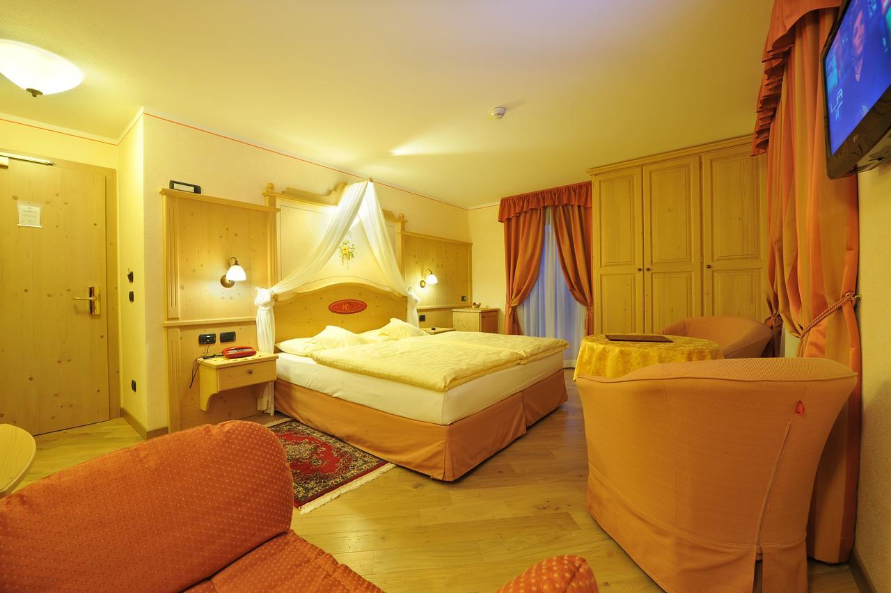 Hotel Ristorante Cassana Livigno Exterior photo