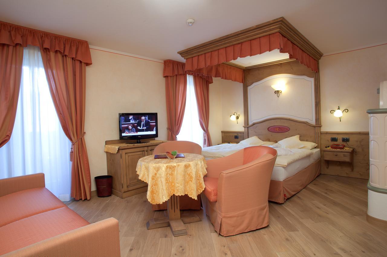 Hotel Ristorante Cassana Livigno Exterior photo