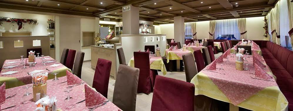 Hotel Ristorante Cassana Livigno Exterior photo